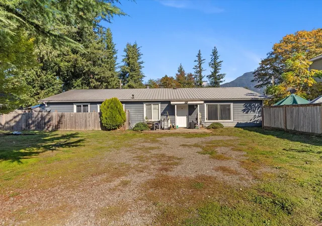 Single family home for sale at 604 Orchard Ave, Gold Bar, WA 98251 | MLS# NWM2597172