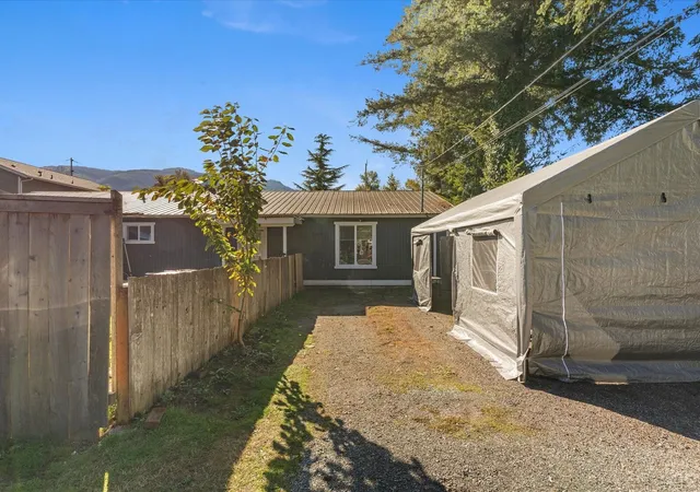 Photo 3 of Single family home for sale at 604 Orchard Ave, Gold Bar, WA 98251 | MLS# NWM2597172 | Listing updated on 2026-10-26