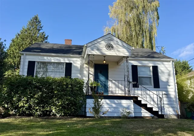 Single family home for sale at 7909 9th Avenue SW, Seattle, WA 98106 | MLS# NWM2597188