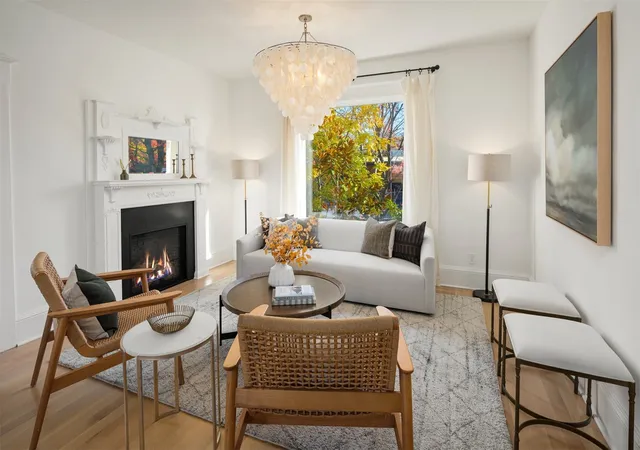 Photo 3 of Sale Pending at 1109 32nd Avenue, Seattle, WA 98122 | MLS# NWM2597199 | Listing updated on 2026-10-25