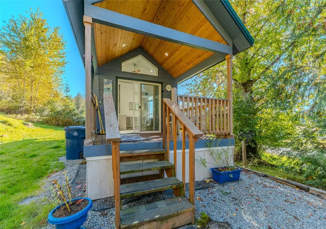 Photo 4 of Single family home for sale at 1133 Old Hwy 99 N Rd, Bellingham, WA 98229 | MLS# NWM2597204 | Listing updated on 2026-10-26