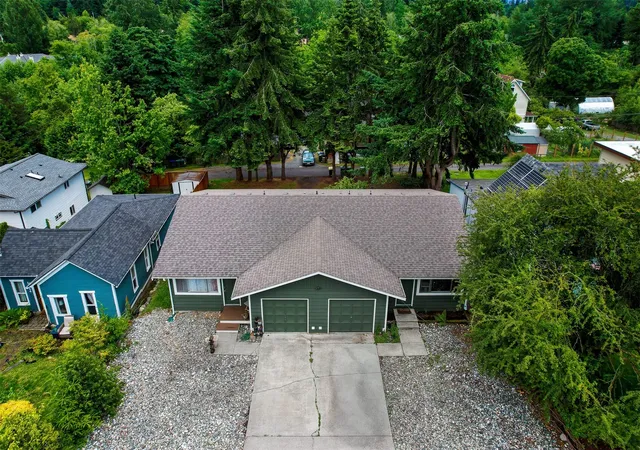 Photo 2 of Multi family home for sale at 1810 Wilson Ave, Bellingham, WA 98225 | MLS# NWM2597213 | Listing updated on 2026-10-22