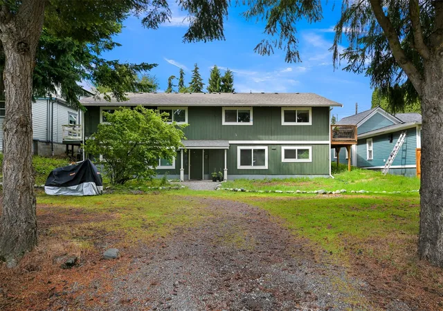 Photo 4 of Multi family home for sale at 1810 Wilson Ave, Bellingham, WA 98225 | MLS# NWM2597213 | Listing updated on 2026-10-22