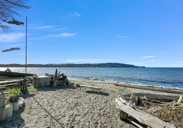 Photo 4 of Single family home for sale at 2619 Lummi View Dr, Bellingham, WA 98226 | MLS# NWM2597214 | Listing updated on 2026-10-23