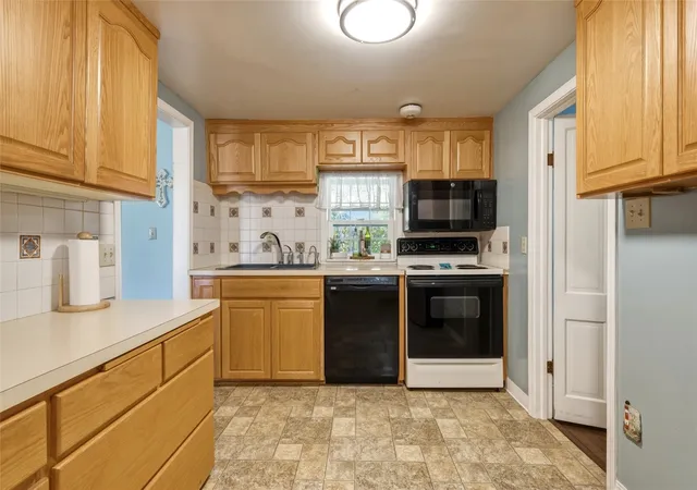 Photo 3 of Single family home for sale at 1804 Walnut St, Milton Freewater, OR 97862 | MLS# NWM2597219 | Listing updated on 2026-10-26