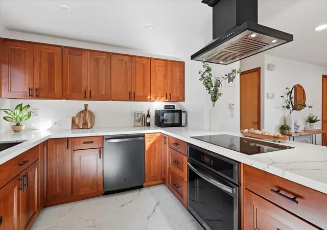 Photo 2 of Single family home for sale at 1215 Queen Ave Ne, Renton, WA 98056 | MLS# NWM2597222 | Listing updated on 2026-10-23