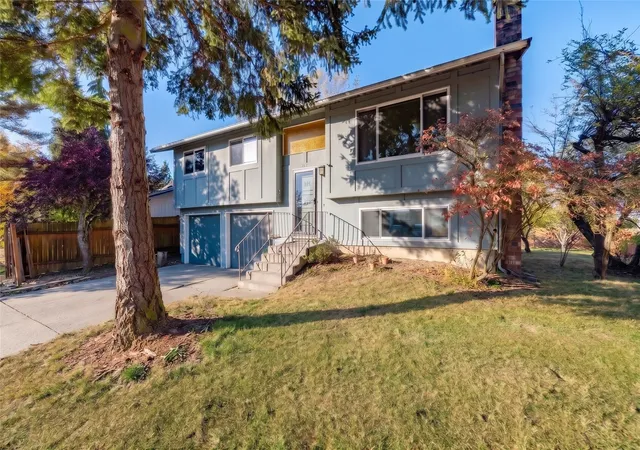 Photo 3 of Single family home for sale at 2317 Montgomery Pl, Mount Vernon, WA 98274 | MLS# NWM2597224 | Listing updated on 2026-10-23