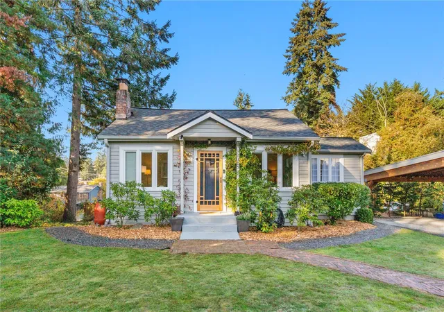 Photo 3 of Single family home for sale at 12305 14th Avenue NE, Seattle, WA 98125 | MLS# NWM2597257 | Listing updated on 2026-10-23