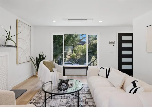 Photo 2 of Single family home for sale at 4257 W 33rd Avenue #1, Seattle, WA 98199 | MLS# NWM2597261 | Listing updated on 2026-10-28