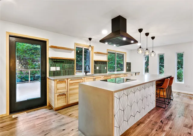 Photo 4 of Single family home for sale at 7237 NE 160th Street, Kenmore, WA 98028 | MLS# NWM2597262 | Listing updated on 2026-10-23