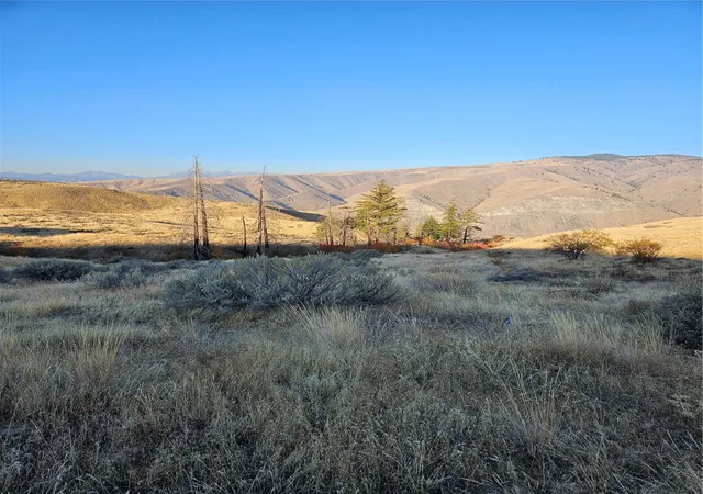 Photo 2 of Land for sale at 8 Blue Grade Rd, East Wenatchee, WA 98802 | MLS# NWM2597263 | Listing updated on 2026-10-23