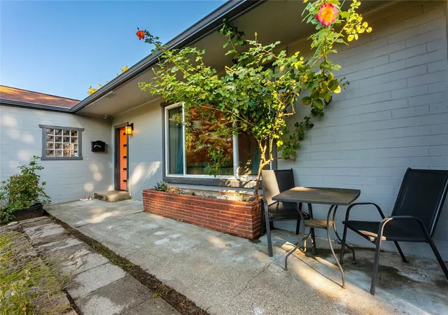 Photo 2 of Single family home for sale at 1911 S Hosmer St, Tacoma, WA 98405 | MLS# NWM2597264 | Listing updated on 2026-10-25