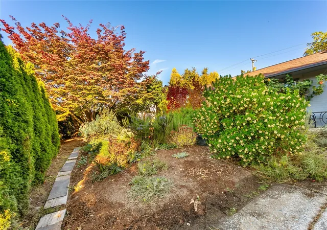 Photo 3 of Single family home for sale at 1911 S Hosmer St, Tacoma, WA 98405 | MLS# NWM2597264 | Listing updated on 2026-10-25