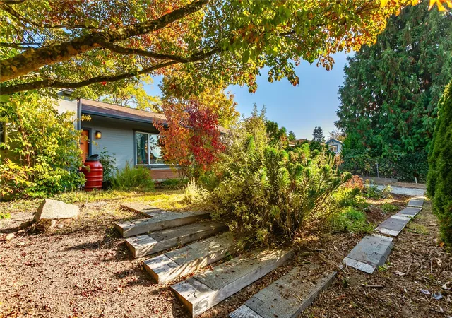 Photo 4 of Single family home for sale at 1911 S Hosmer St, Tacoma, WA 98405 | MLS# NWM2597264 | Listing updated on 2026-10-25