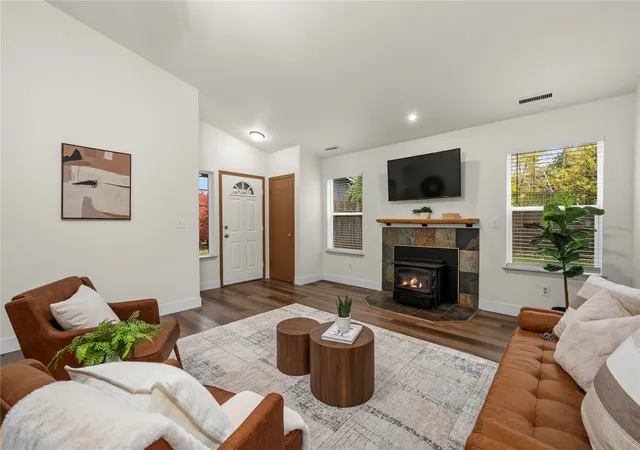Photo 4 of Single family home for sale at 21153 SE 280th Place, Maple Valley, WA 98038 | MLS# NWM2597274 | Listing updated on 2026-10-29