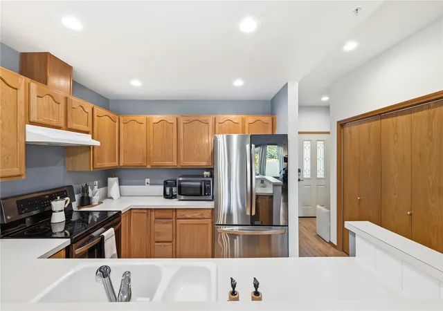 Photo 3 of Townhouse for sale at 418 17th Street Se #5C, Auburn, WA 98002 | MLS# NWM2597282 | Listing updated on 2026-10-23