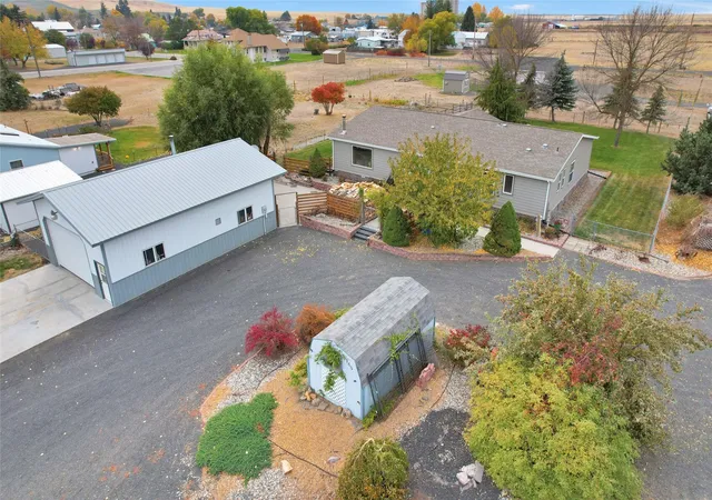 Photo 1 of Manufactured home for sale at 165 Ne Dungan Rd E, Creston, WA 99117 | MLS# NWM2597286 | Listing updated on 2026-10-26