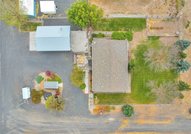 Photo 4 of Manufactured home for sale at 165 NE Dungan Rd E, Creston, WA 99117 | MLS# NWM2597286 | Listing updated on 2026-10-26