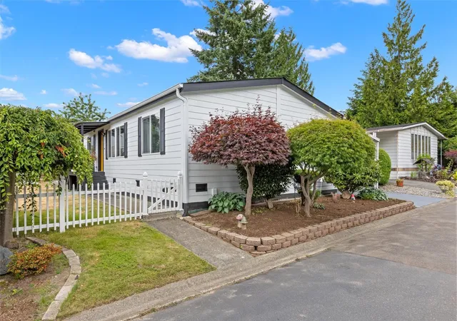 Photo 2 of Manufactured home for sale at 2000 192nd Street #102, Bothell, WA 98012 | MLS# NWM2597301 | Listing updated on 2026-10-23