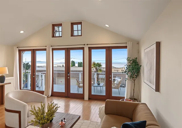Photo 4 of Single family home for sale at 2242 Bonair Pl SW, Seattle, WA 98116 | MLS# NWM2597302 | Listing updated on 2026-10-27