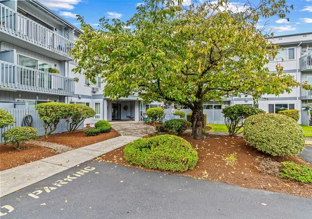 Photo 4 of Condo for sale at 2005 Tibbetts Dr #303, Longview, WA 98632 | MLS# NWM2597305 | Listing updated on 2026-10-23