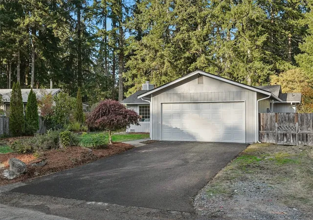 Photo 3 of Single family home for sale at 5815 Se Pennswood Ct, Port Orchard, WA 98367 | MLS# NWM2597307 | Listing updated on 2026-10-23