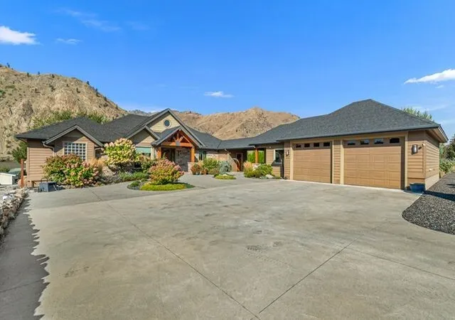 Photo 3 of Single family home for sale at 21 Kym's Way, Orondo, WA 98843 | MLS# NWM2597309 | Listing updated on 2026-10-28