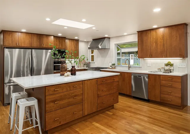 Photo 4 of Single family home for sale at 6331 135th Avenue NE, Kirkland, WA 98033 | MLS# NWM2597316 | Listing updated on 2026-10-28
