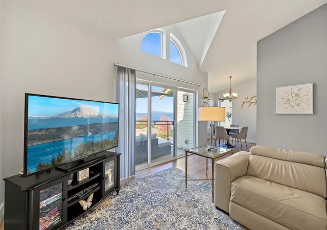 Condo for sale at 3008 N Narrows Dr #E305, Tacoma, WA 98407 | MLS# NWM2597320