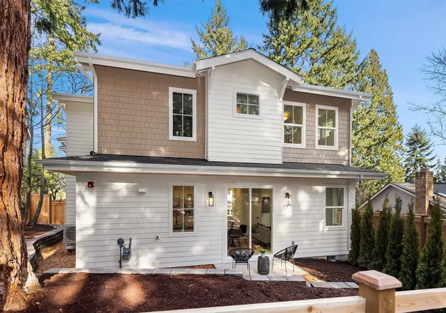 Photo 1 of Townhouse for sale at 11810 Ne 103rd Place, Kirkland, WA 98033 | MLS# NWM2597322 | Listing updated on 2026-10-28