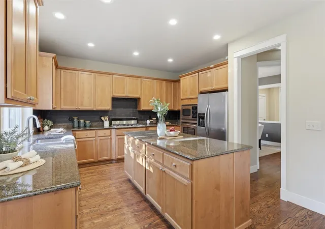 Photo 2 of Single family home for sale at 4566 Finch St, Mukilteo, WA 98275 | MLS# NWM2597332 | Listing updated on 2026-10-26