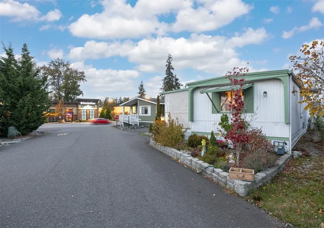 Photo 3 of Manufactured home for sale at 1200 Lincoln St #236, Bellingham, WA 98229 | MLS# NWM2597336 | Listing updated on 2026-10-26