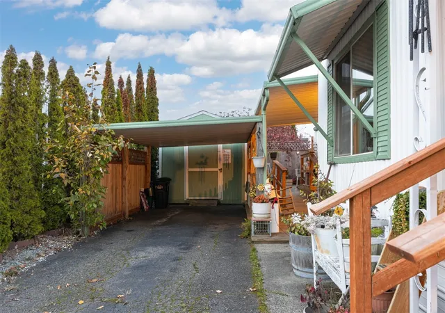 Photo 4 of Manufactured home for sale at 1200 Lincoln St #236, Bellingham, WA 98229 | MLS# NWM2597336 | Listing updated on 2026-10-26