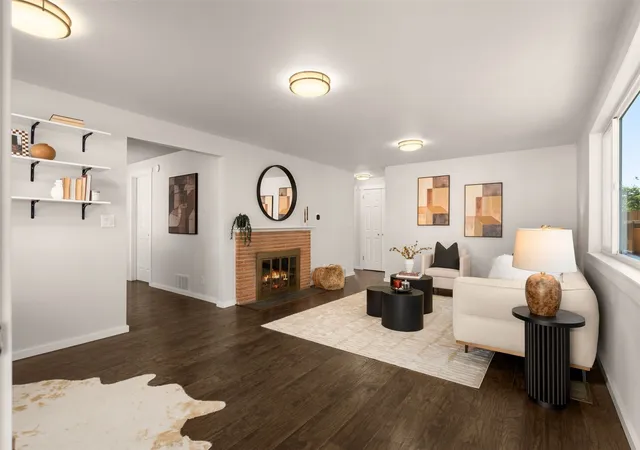 Photo 3 of Single family home for sale at 1009 SW 125th Street, Seattle, WA 98146 | MLS# NWM2597338 | Listing updated on 2026-10-24