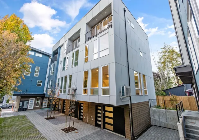 Townhouse for sale at 7033 Delridge Way SW, Seattle, WA 98106 | MLS# NWM2597339