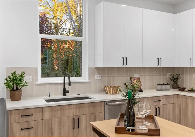Photo 3 of Townhouse for sale at 7029 Delridge Way Sw, Seattle, WA 98106 | MLS# NWM2597340 | Listing updated on 2026-10-26