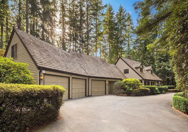Photo 2 of Single family home for sale at 15943 NE 139th Place, Woodinville, WA 98072 | MLS# NWM2597359 | Listing updated on 2026-10-26