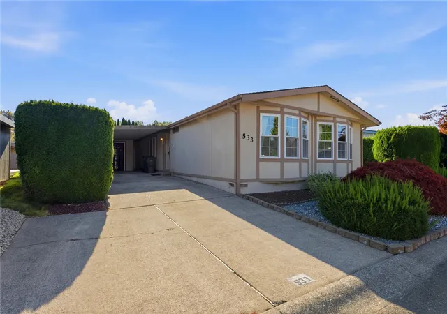 Photo 3 of Manufactured home for sale at 1402 22nd Street Ne #533, Auburn, WA 98002 | MLS# NWM2597360 | Listing updated on 2026-10-23