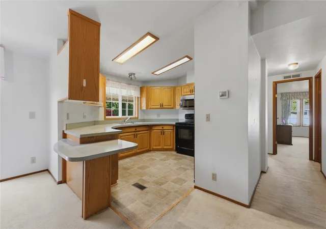Photo 3 of Manufactured home for sale at 1402 22nd Street NE #533, Auburn, WA 98002 | MLS# NWM2597360 | Listing updated on 2026-10-23