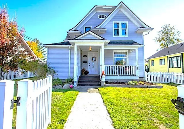 Single family home for sale at 51 SW 3rd Street, Chehalis, WA 98532 | MLS# NWM2597367
