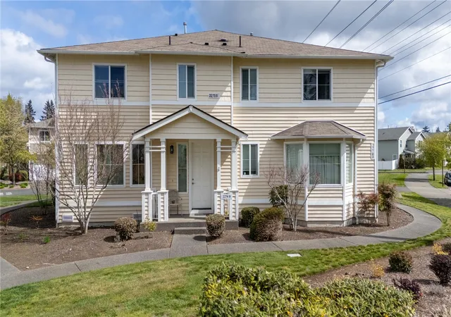 Photo 3 of Condo for sale at 2270 Bobs Holw Ln #B, Dupont, WA 98327 | MLS# NWM2597372 | Listing updated on 2026-10-23