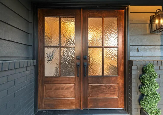 Photo 2 of Single family home for sale at 11516 Bartlett Ave Ne, Seattle, WA 98125 | MLS# NWM2597374 | Listing updated on 2026-10-23