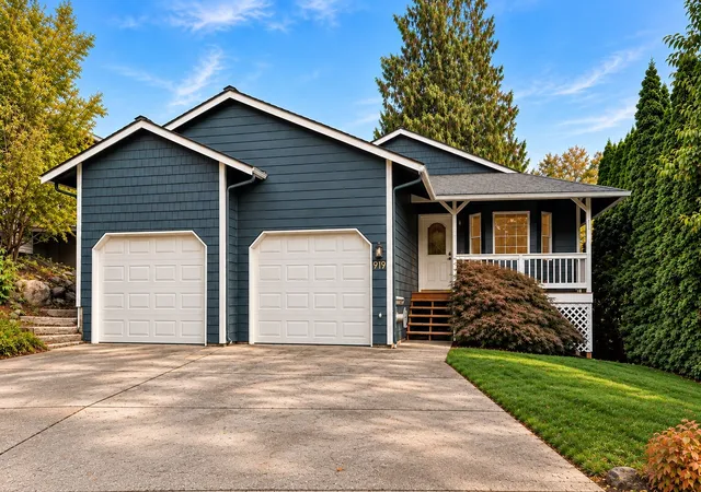 Single family home for sale at 919 Ryan Ct, Snohomish, WA 98290 | MLS# NWM2597377