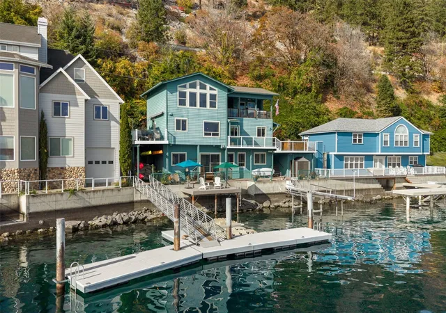Photo 1 of Single family home for sale at 9810 S Lakeshore Rd, Chelan, WA 98816 | MLS# NWM2597382 | Listing updated on 2026-10-29