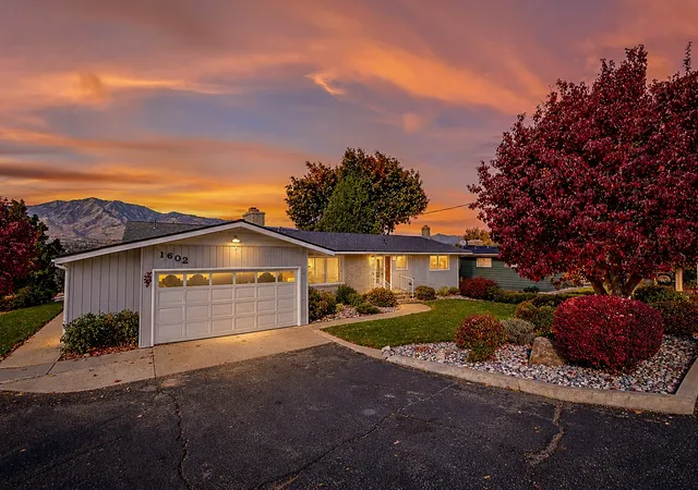 Single family home for sale at 1602 N Aurora Ave, East Wenatchee, WA 98802 | MLS# NWM2597386