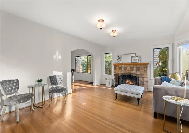 Photo 3 of Single family home for sale at 7530 Roosevelt Way NE, Seattle, WA 98115 | MLS# NWM2597391 | Listing updated on 2026-10-23
