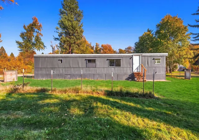Photo 2 of Manufactured home for sale at 1020 Mcdonald Rd #20, Cle Elum, WA 98922 | MLS# NWM2597393 | Listing updated on 2026-10-22