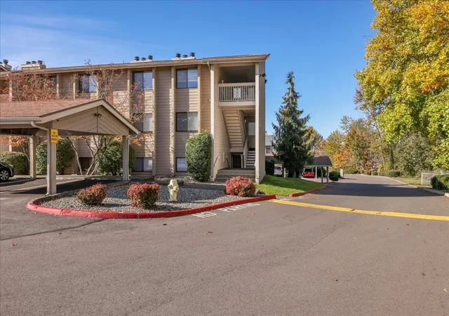 Condo for sale at 1321 S Puget Dr #E-35, Renton, WA 98055 | MLS# NWM2597394 | Listing updated on 2026-10-26
