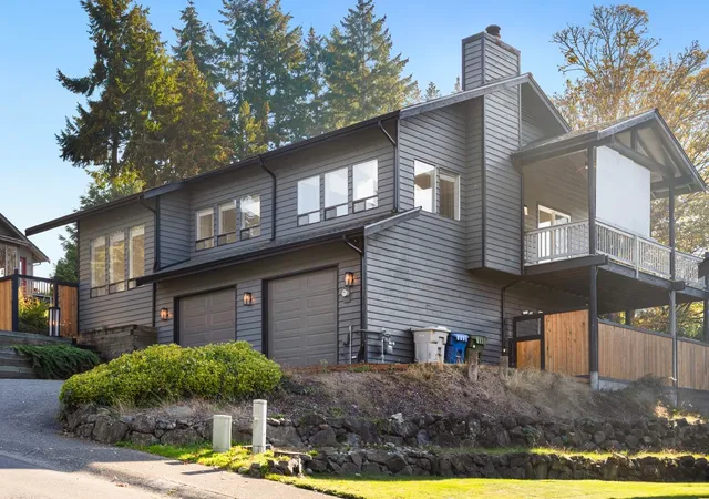 Photo 2 of Single family home for sale at 27835 38th Place S, Auburn, WA 98001 | MLS# NWM2597397 | Listing updated on 2026-10-23