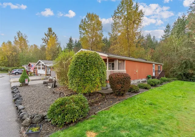 Photo 3 of Manufactured home for sale at 1101 Scheuber S #18, Centralia, WA 98531 | MLS# NWM2597406 | Listing updated on 2026-10-28